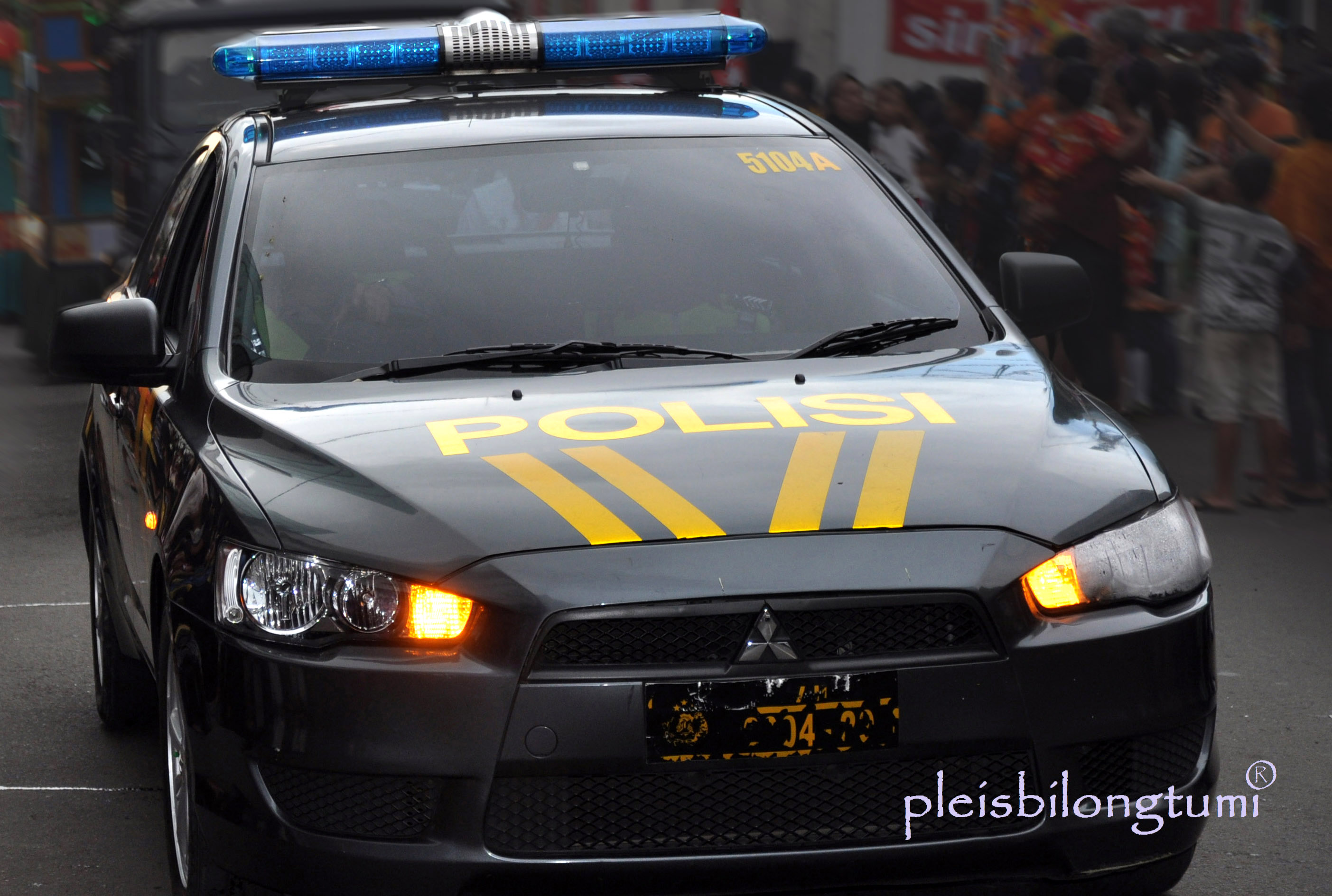 Gambar Mobil Polisi Abudabi - Rommy Car